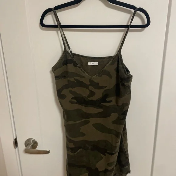 TNA DRESS - Picture 2 of 4